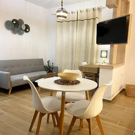 Calm Joy & J - Jay * Hermópolis