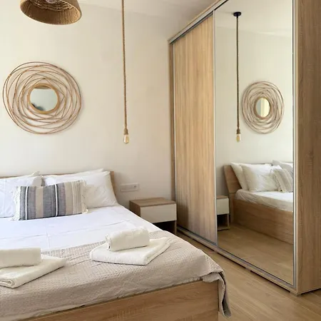 Calm Joy & J - Jay Apartment Ermoupoli