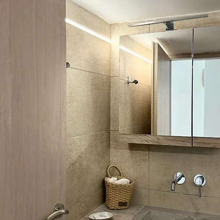 Apartment Calm Joy & J - Jay Ermoupoli